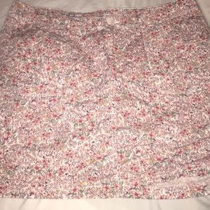 UNWORN MINI SKIRT WITH SHIRTS AND POCKETS